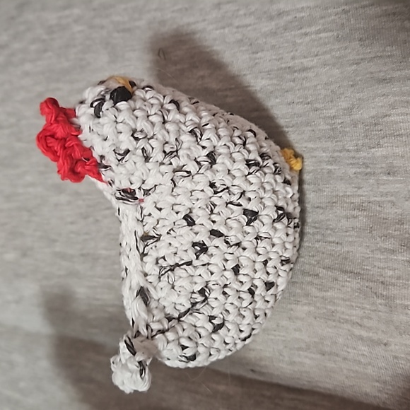 Little Crochet Chicken - Picture 5 of 6